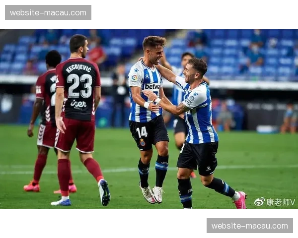 达德尔中场调度能力突出 马洛卡由守转攻节奏控制得当 达德尔中场调度能力突出 马洛卡由守转攻节奏控制得当